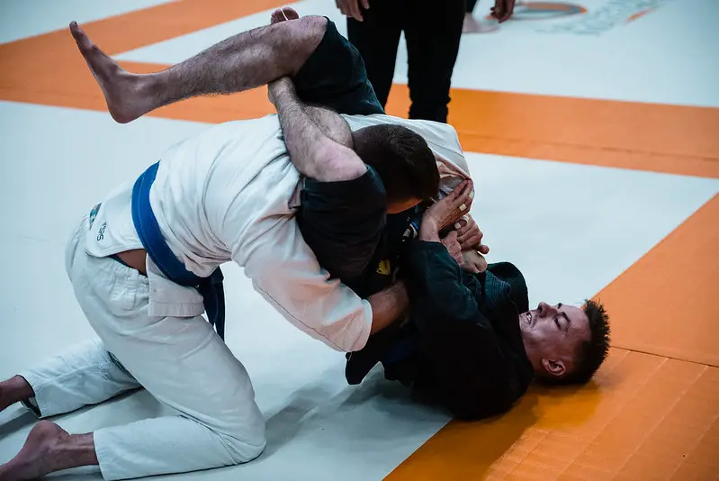 BJJ Beginner setting up a triangle choke